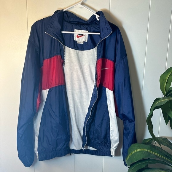 Nike Vintage Red, White, and Blue Men’s Windbreaker - Picture 4 of 12